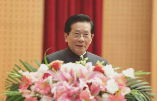 贺铿：地摊经济应长久化，不要随便一刀切地取缔