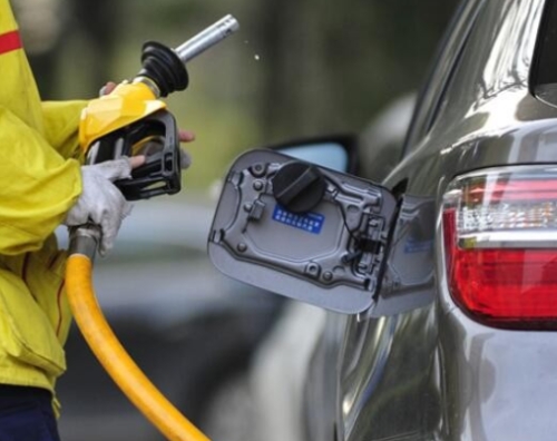 国际油价回暖 国内油价或将小幅上调