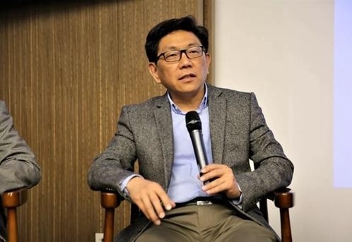 李季：在全面建成小康社会中充分发挥领导核心作用