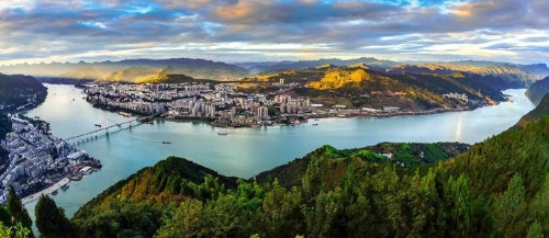 人民网评：依法保护好长江流域生态环境