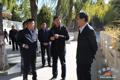 谢又生在甘州区调研城市绿地公园建设等工作时强调：确保群众享受更多更好的生态红利绿色福利