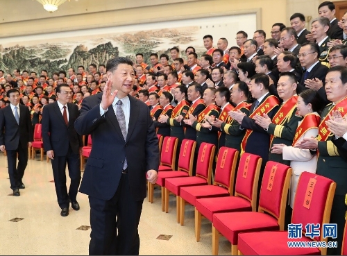 习近平会见全国双拥模范城（县）命名暨双拥模范单位和个人表彰大会代表 李克强参加会见并在表彰大会上讲话 王沪宁参加会见