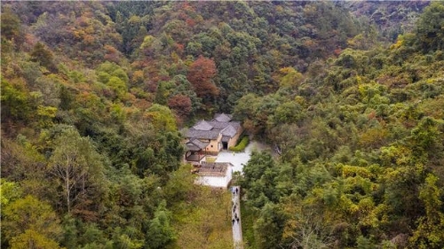 记者探访十堰茅塔乡东沟村：红色文化+绿色发展走出文旅扶贫路