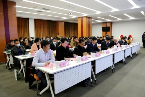 潍坊市清洁能源与节能创新平台成果发布会暨潍坊低碳环保科技产业研究院揭牌仪式在潍坊高新区举行