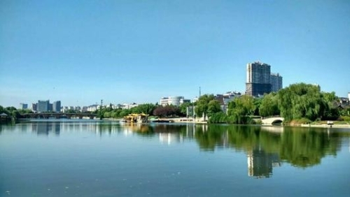 向绿而生——一座滨江之城的绿色发展见闻