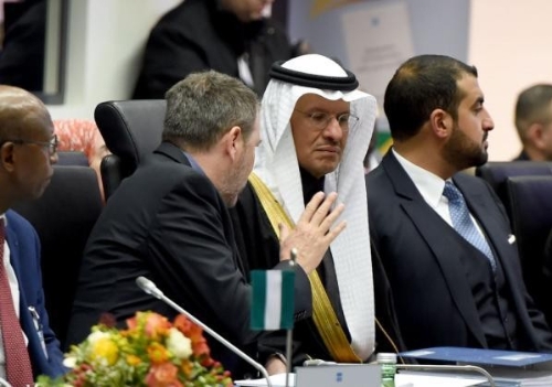 沙特拟大幅减产原油