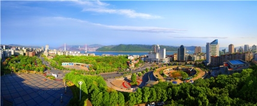 代表委员来了 | 重庆市人大代表、丰都县委书记徐世国：推进50万人口规模“郊区新城”建设 坚定走生态优先绿色发展之路