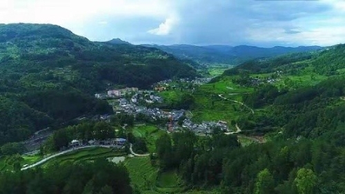 息烽县：绿色税制护生态 水秀山清促发展