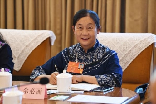 全国人大代表余必丽：乡村振兴的产业基础还需“扶上马”“送一程”