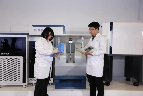 学霸CP发糖超甜！“量子侠侣”把量子比特相干时间提高至毫秒级