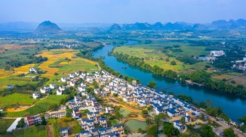 沿着高速看中国：高速公路让乡村振兴迈入快车道