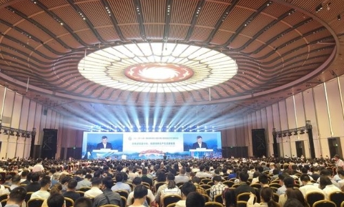 深一度丨光线和温度可自动调节、节水节电空气好……绿色建筑离你还远吗？