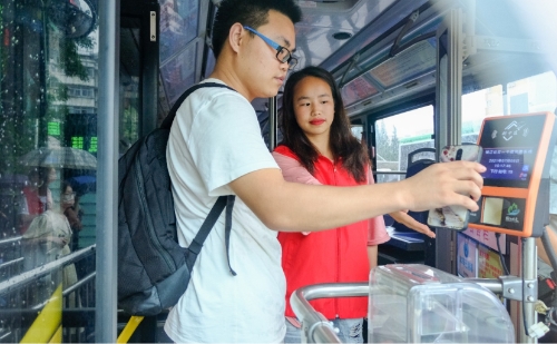 江苏大学汽车学院开展“绿色出行，文明出行，你我同行”主题实践活动