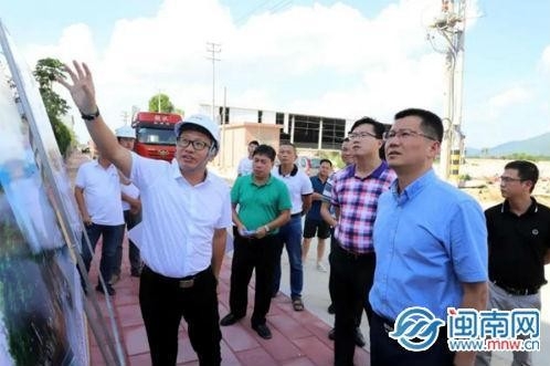 漳州高新区领导到绿色材料产业园现场办公