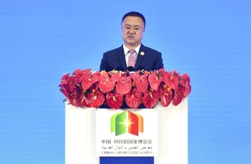 宁夏企业家代表党彦宝走上中阿博览会论坛：我要推动绿色发展 促进人与自然和谐共生