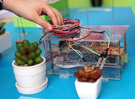 李俊峰回应每经：实现“双碳”最迫切的技术突破是构建新型电力系统，需要储能技术作为支撑