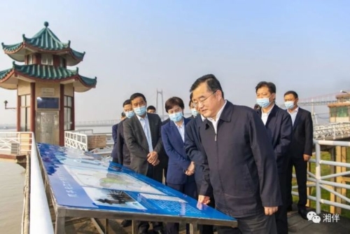 省委书记张庆伟在岳阳调研：守护好一江碧水，加快建设长江经济带绿色发展示范区