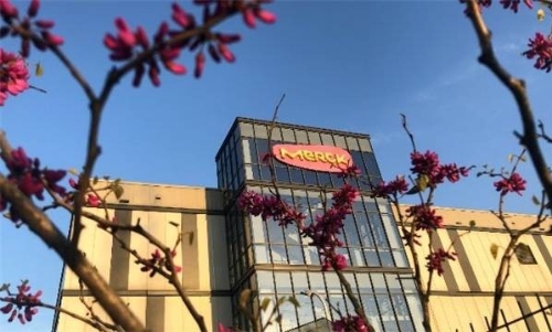 助力推进绿色低碳发展，默克集团积极践行可持续发展理念