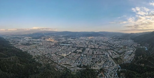 让绿色成为发展最鲜明的底色