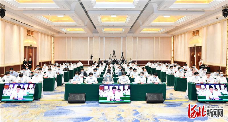 7月23日，全省经济工作推进会暨重点项目投资建设现场会在保定召开。这是会议现场。河北日报记者赵威摄